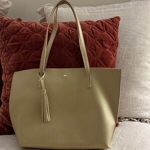Gold tote